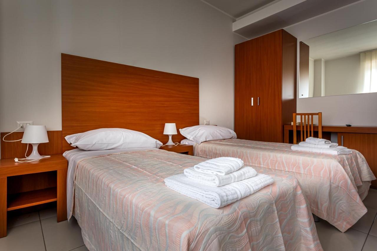 Pasta Residence Italia Malpensa Gallarate Esterno foto